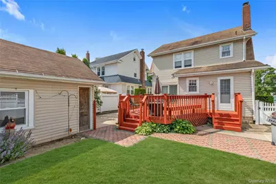 57 Malden Avenue, Lynbrook, NY 11563 - Photo 22