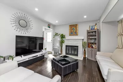 4 Lido Parkway, Lindenhurst, NY 11757 - Photo 2
