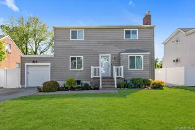 4 Lido Parkway, Lindenhurst, NY 11757 - Photo 1
