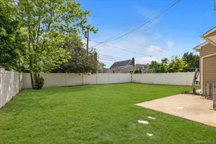 4 Lido Pkwy, Lindenhurst, NY 11757 - Photo 18