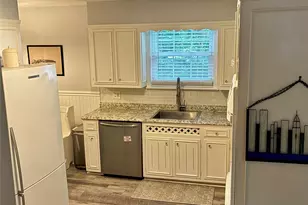35 Hanson Pl, Malverne, NY 11565 - Photo 8
