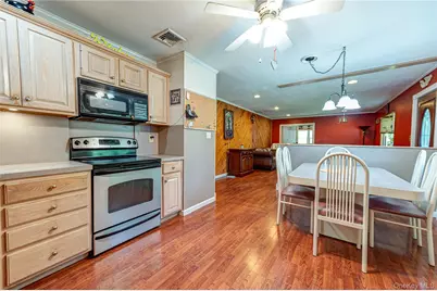 22 Vine Street, Centereach, NY 11720 - Photo 4