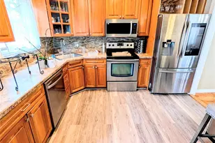 35 E Jackson Ave E, Babylon, NY 11702 - Photo 4