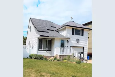 35 E Jackson Avenue E, Babylon, NY 11702 - Photo 2