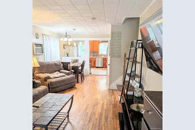 35 E Jackson Avenue E, Babylon, NY 11702 - Photo 8