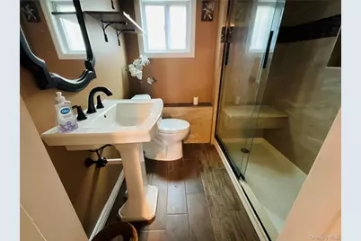 35 E Jackson Avenue E, Babylon, NY 11702 - Photo 22