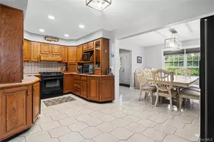 70 Birch St, Lake Grove, NY 11755 - Photo 16