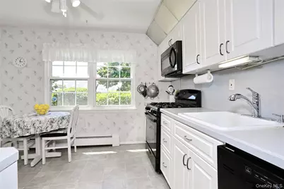 287 Parkside Drive, Suffern, NY 10901 - Photo 12