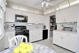 287 Parkside Dr, Suffern, NY 10901 - Photo 10