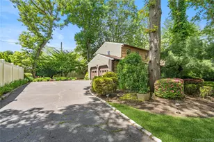 5 Simon Ct, East Northport, NY 11731 - Photo 2