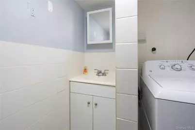 10327 109th Street, Richmond Hill, NY 11419 - Photo 32