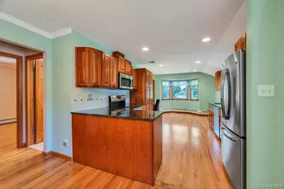 8 Camille Lane, Holbrook, NY 11741 - Photo 18