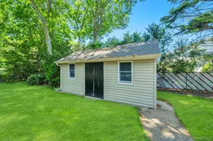 8 Camille Ln, Holbrook, NY 11741 - Photo 8