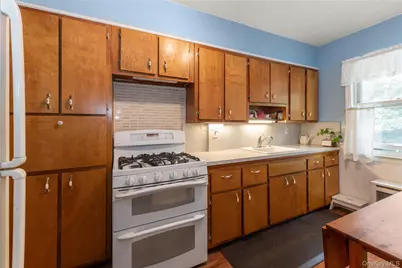 81-11 77th Avenue, Glendale, NY 11385 - Photo 8