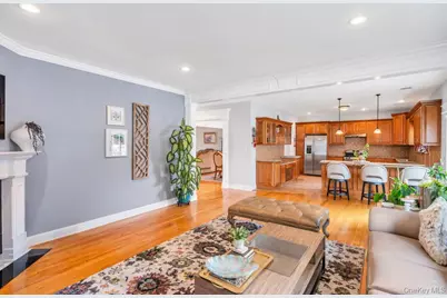 14 Kent Road, Valley Stream, NY 11580 - Photo 16