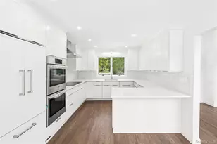 133 Old Country Rd, East Quogue, NY 11942 - Photo 6