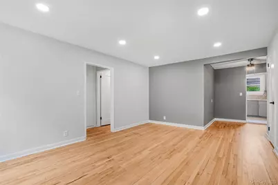 16 Glen Keith Road #L, Glen Cove, NY 11542 - Photo 2