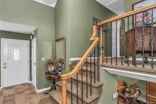 5 Simpson Dr, Old Bethpage, NY 11804 - Photo 6
