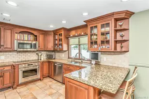5 Simpson Dr, Old Bethpage, NY 11804 - Photo 10