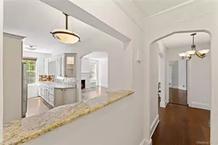 25 Parkview Ave, Bronxville, NY 10708 - Photo 2