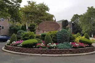66-10 111th St, Forest Hills, NY 11375 - Photo 16