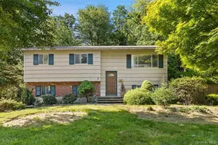 31 Amarillo Dr, Nanuet, NY 10954 - Photo 2