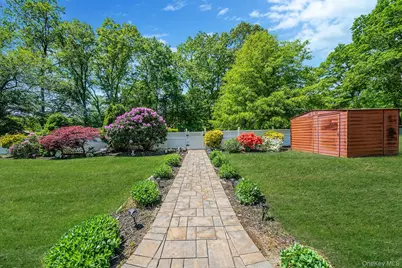118 Ledgewood Drive, Smithtown, NY 11787 - Photo 8
