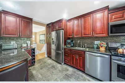 118 Ledgewood Drive, Smithtown, NY 11787 - Photo 22