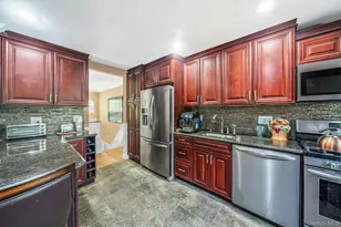 118 Ledgewood Dr, Smithtown, NY 11787 - Photo 22