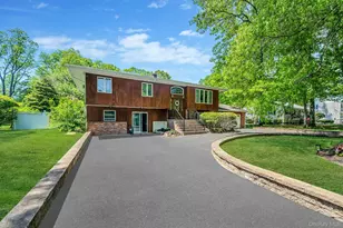 118 Ledgewood Dr, Smithtown, NY 11787 - Photo 2