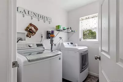 1025 Knickerbocker Road, Island Park, NY 11558 - Photo 12