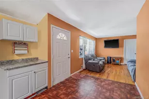 117 Timberline Dr, Brentwood, NY 11717 - Photo 4