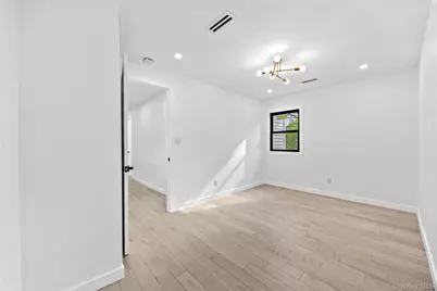 15703 Locke Avenue, Whitestone, NY 11357 - Photo 16