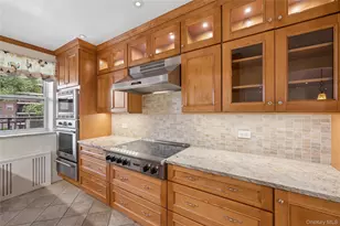 162-21 Powells Cove Blvd, Whitestone, NY 11357 - Photo 4
