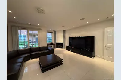 40 Portico Place, Great Neck, NY 11021 - Photo 6