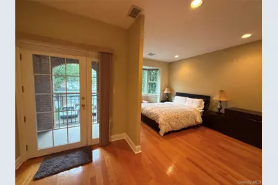 40 Portico Place, Great Neck, NY 11021 - Photo 2