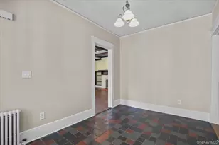 625 Lorraine St, Mamaroneck, NY 10543 - Photo 2
