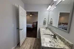 1661 Old Country Rd, Riverhead, NY 11901 - Photo 32