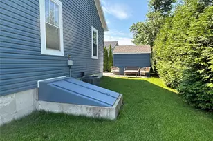 1661 Old Country Rd, Riverhead, NY 11901 - Photo 36