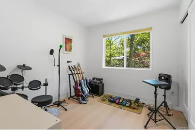 155 Brooklyn Avenue, Greenlawn, NY 11743 - Photo 20