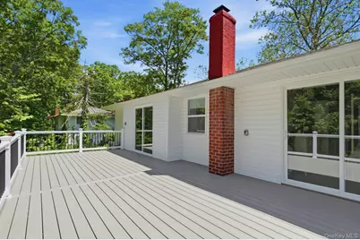 155 Brooklyn Avenue, Greenlawn, NY 11743 - Photo 28