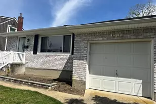 1741 Warren Pl, Merrick, NY 11566 - Photo 24