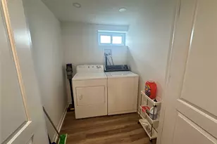 1741 Warren Pl, Merrick, NY 11566 - Photo 16
