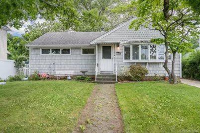 1644 Meadowbrook Road, Merrick, NY 11566 - Photo 2