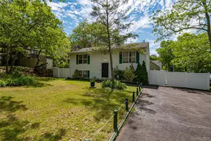 34 Roberts St, Mastic, NY 11950 - Photo 2