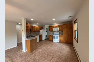 32 Louise Lane, Hopewell Junction, NY 12533 - Photo 4