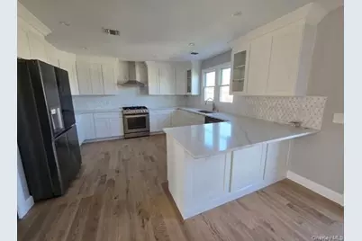 851 W Bay Drive, West Islip, NY 11795 - Photo 26