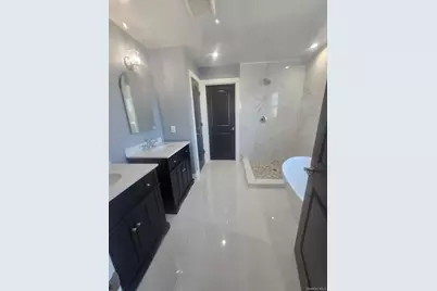 851 W Bay Drive, West Islip, NY 11795 - Photo 34