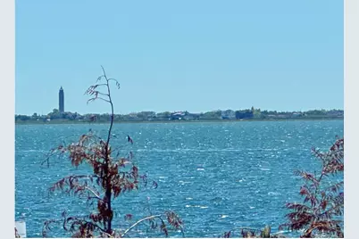 851 W Bay Drive, West Islip, NY 11795 - Photo 20