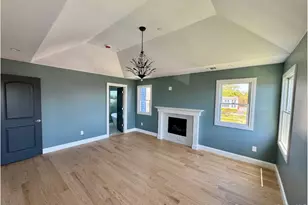 851 W Bay Dr, West Islip, NY 11795 - Photo 36